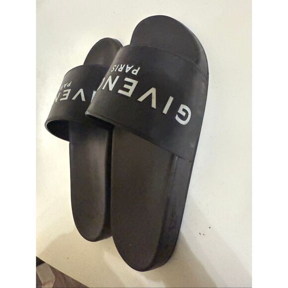 Givenchy Women's Raised Logo Flat Pool Slide Sandals Black Size 37 - Picture 10 of 12